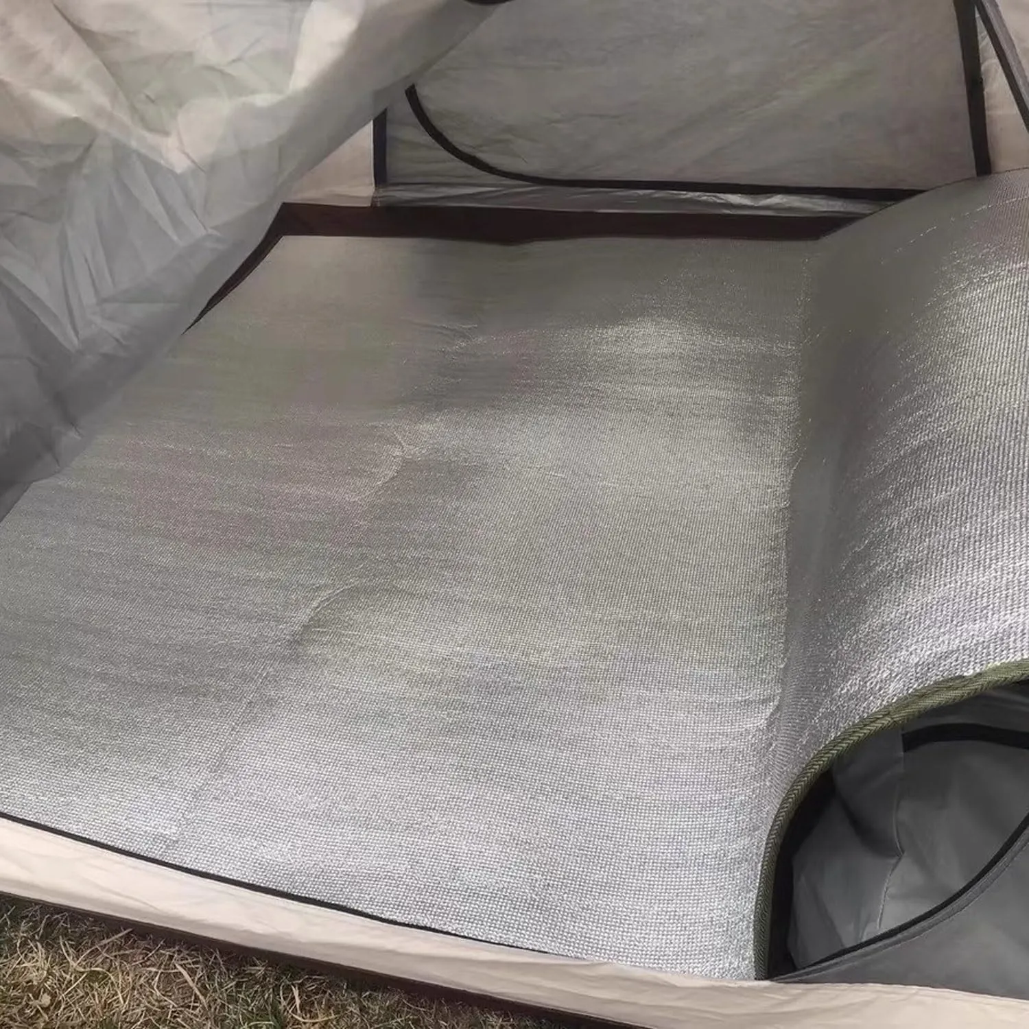 Aluminium Sleeping Mat, Foam Camping Mat for Camping, Aluminium Foil Insulation Mat, Reflective Mat, Tent Mat, Ground Mat, 7mm Thick Foldable Tent Mat