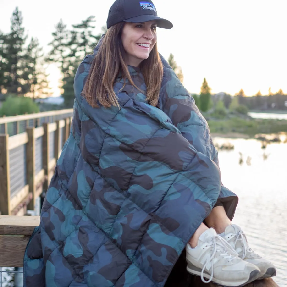 Down Camping Blanket - Puffy, Packable, Lightweight and Warm | Ideal for Outdoors, Travel, Stadium, Festivals, Beach, Hammock | 650 Fill Power Water-Resistant Backpacking Quilt