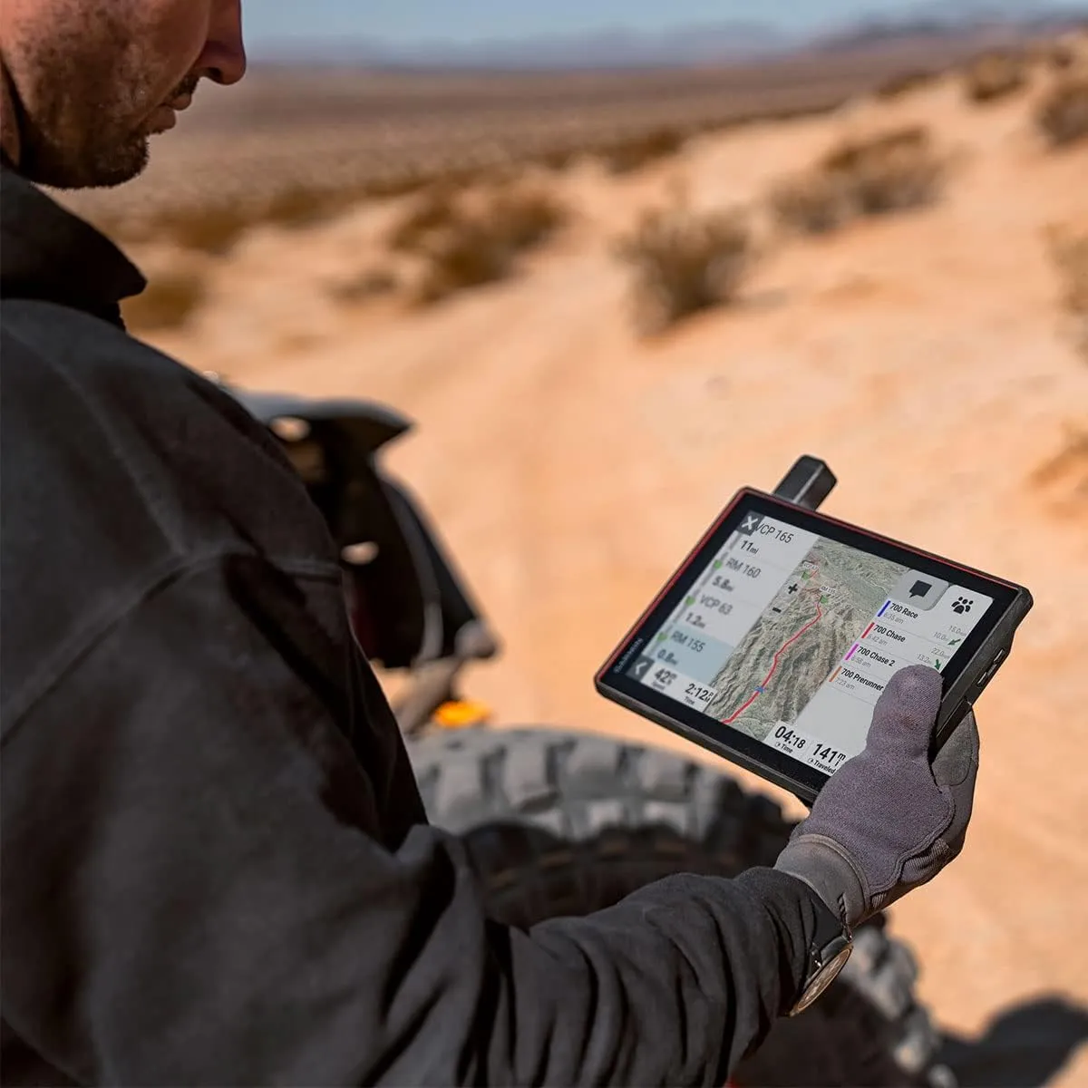 Garmin Tread XL Baja Race 10” Powersport Navigator Bundle - High-Performance Off-Road GPS ATV Navigator, Touchscreen Display with PlayBetter 5000mAh Portable Charger