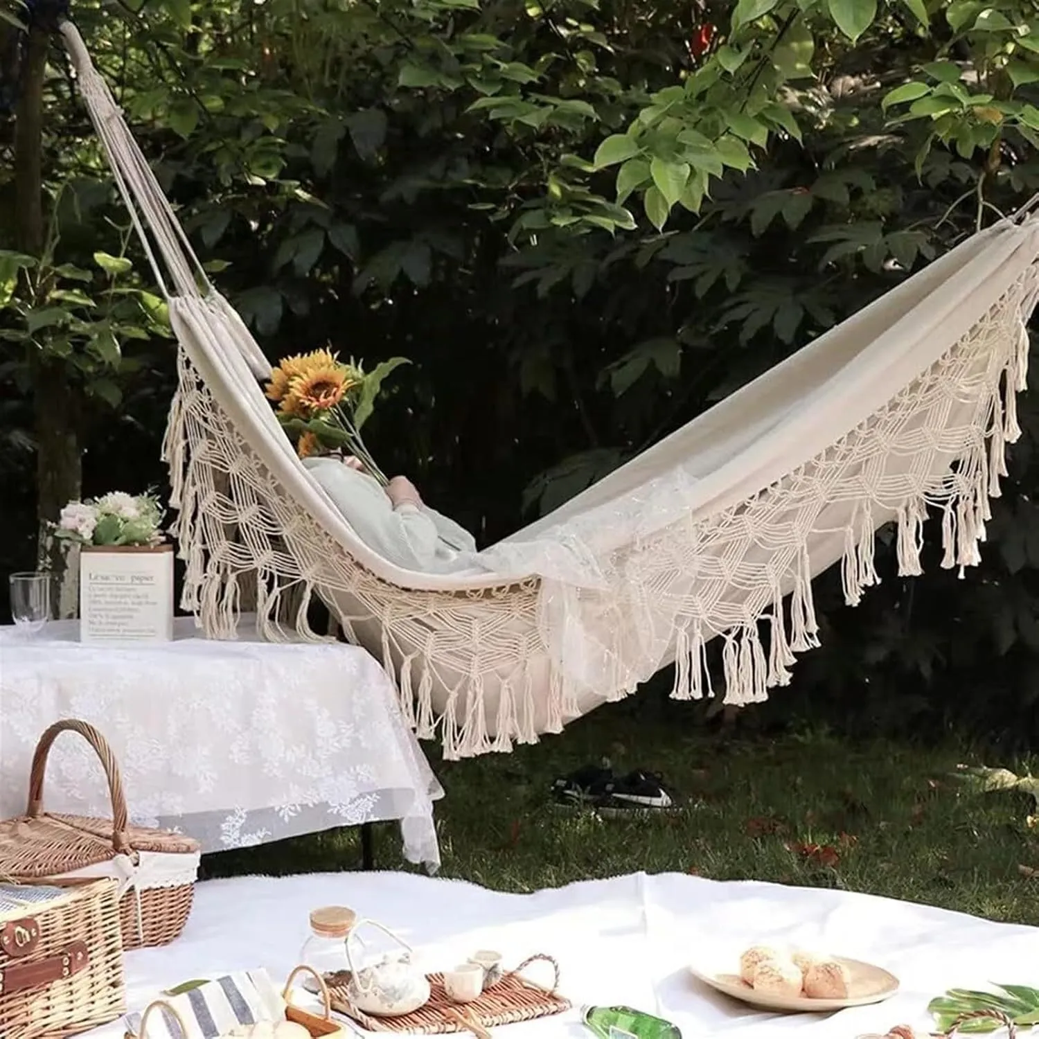 Hammock 200 * 150cm Travel Camping Hammock Durable Folding Hammock with Tassels Portable Hammock Camping for Indoor Portable Hammock