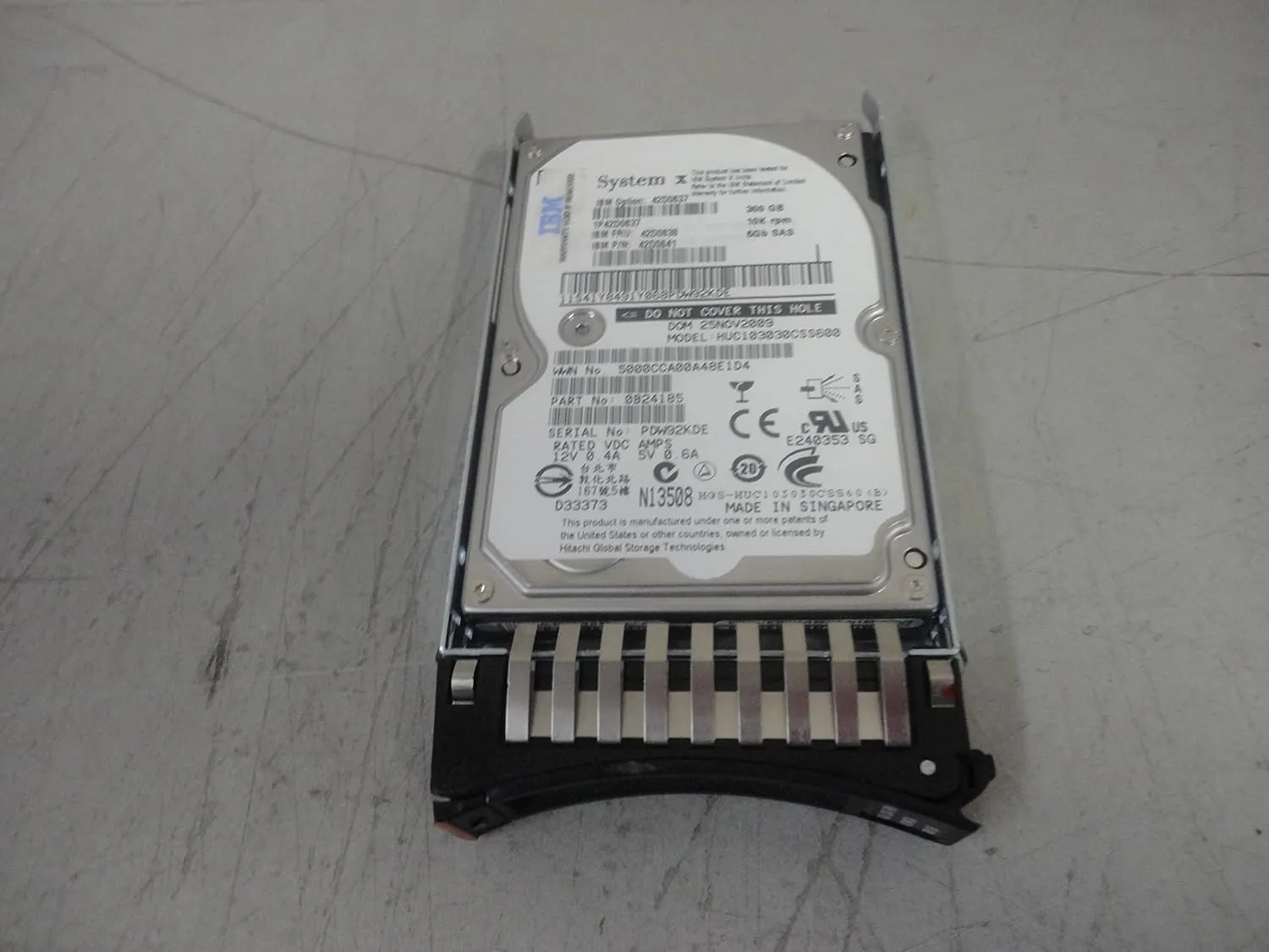 IBM 300GB 42D0638 42D0637 42D0641 10000 RPM SAS 6GB/s 2.5" Hard Drive w/ tray