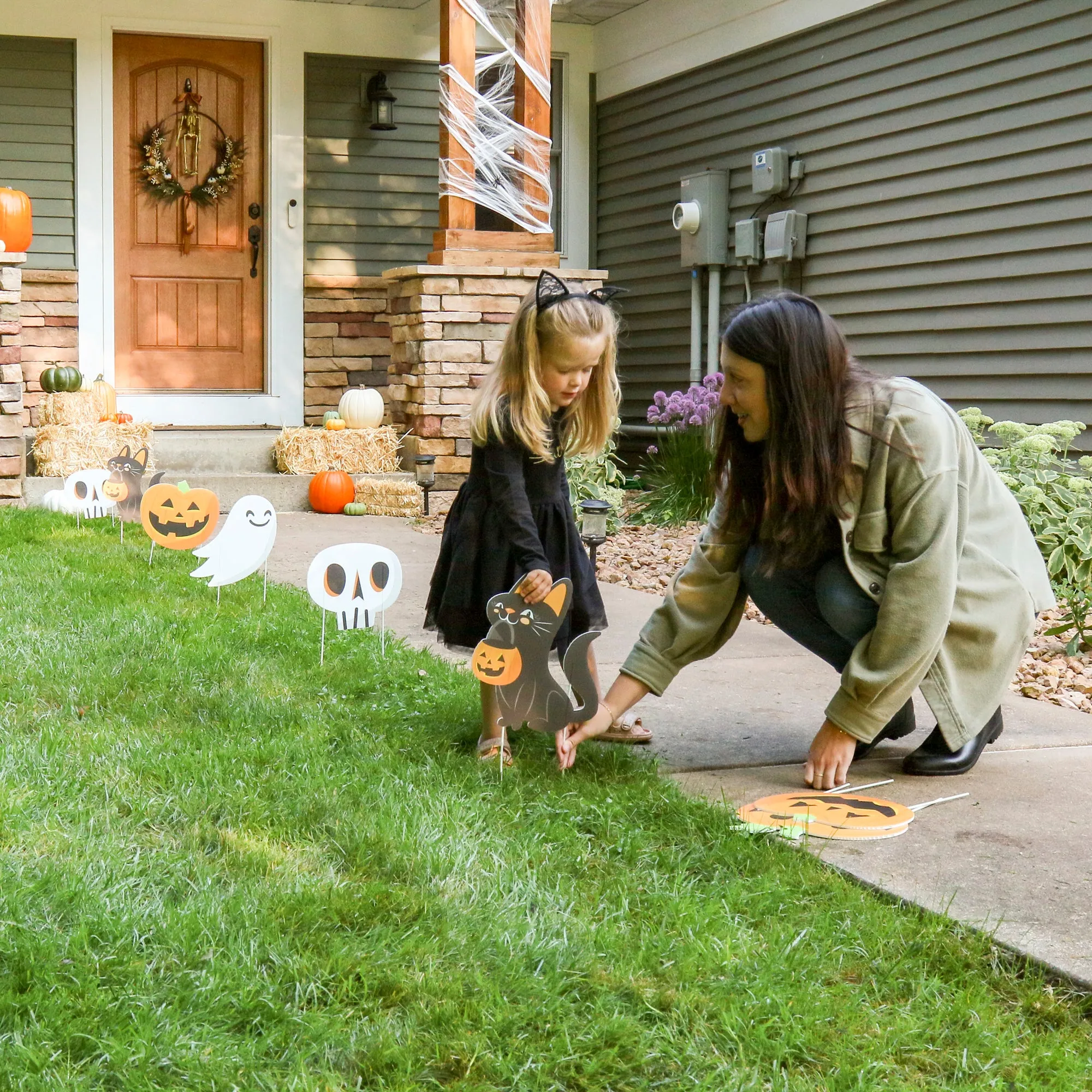 Jack-O'-Lantern Halloween - Black Cat, Ghost, Skull and Witch Hat Lawn Decorations - Outdoor Kids Halloween Party Yard Decorations - 10 Piece