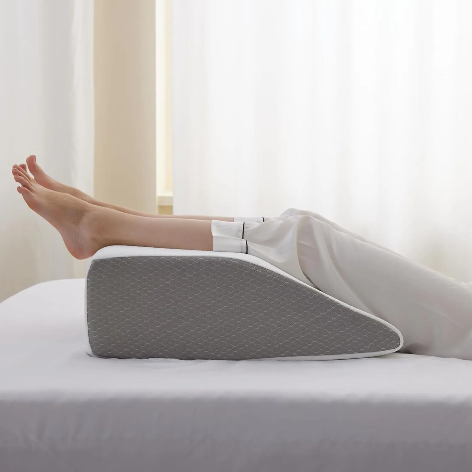 Leg Pillow, 8inch Leg Elevating Pillow for After Surgery, Blood Circulation, Leg Wedge Pillow for Side Sleeping, Leg Rest for Swelling, Cooling Gel Memory Foam Top, White/Grey