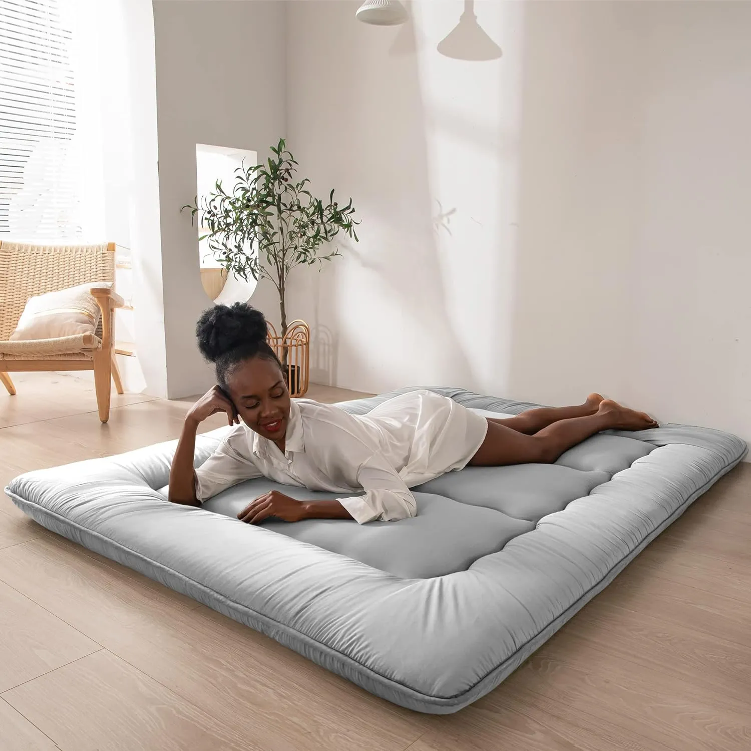 MAXYOYO Japanese Floor Mattress Futon Mattress, Thicken Daybed Futon Roll Up Guest Mattress Thicken Sleeping Pad Foldable Tatami Mat Floor Lounger Bed Couches and Sofas, Grey, Queen