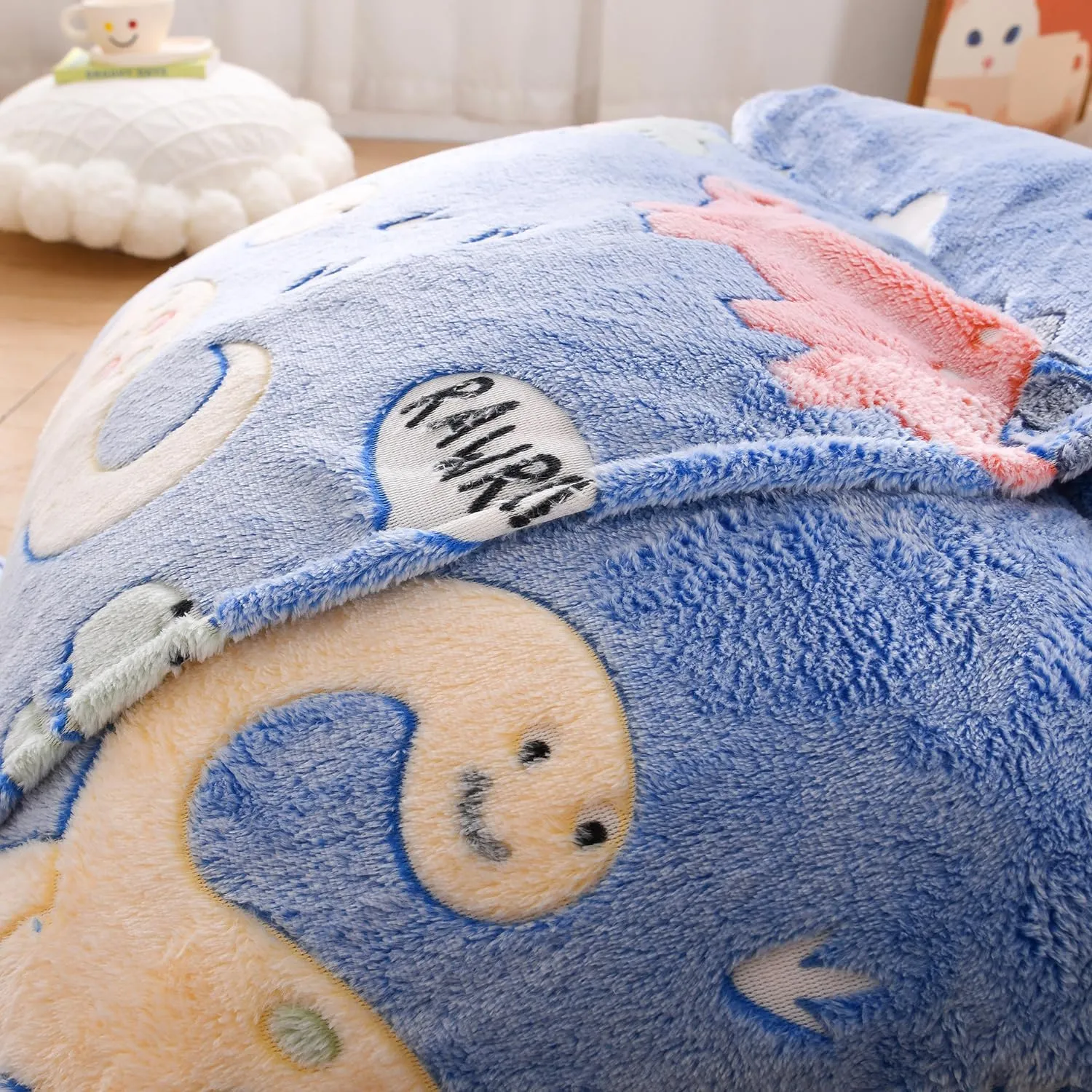Mengersi Velvet Floor Pillows,Dinosaur Glow in The Dark Pillow Bed Floor Lounger Cover for Kids Girls Boys,Mattress Floor Bed Sleeping Mat for Girls Teen Toddler,Requires 5 Pillows,Queen