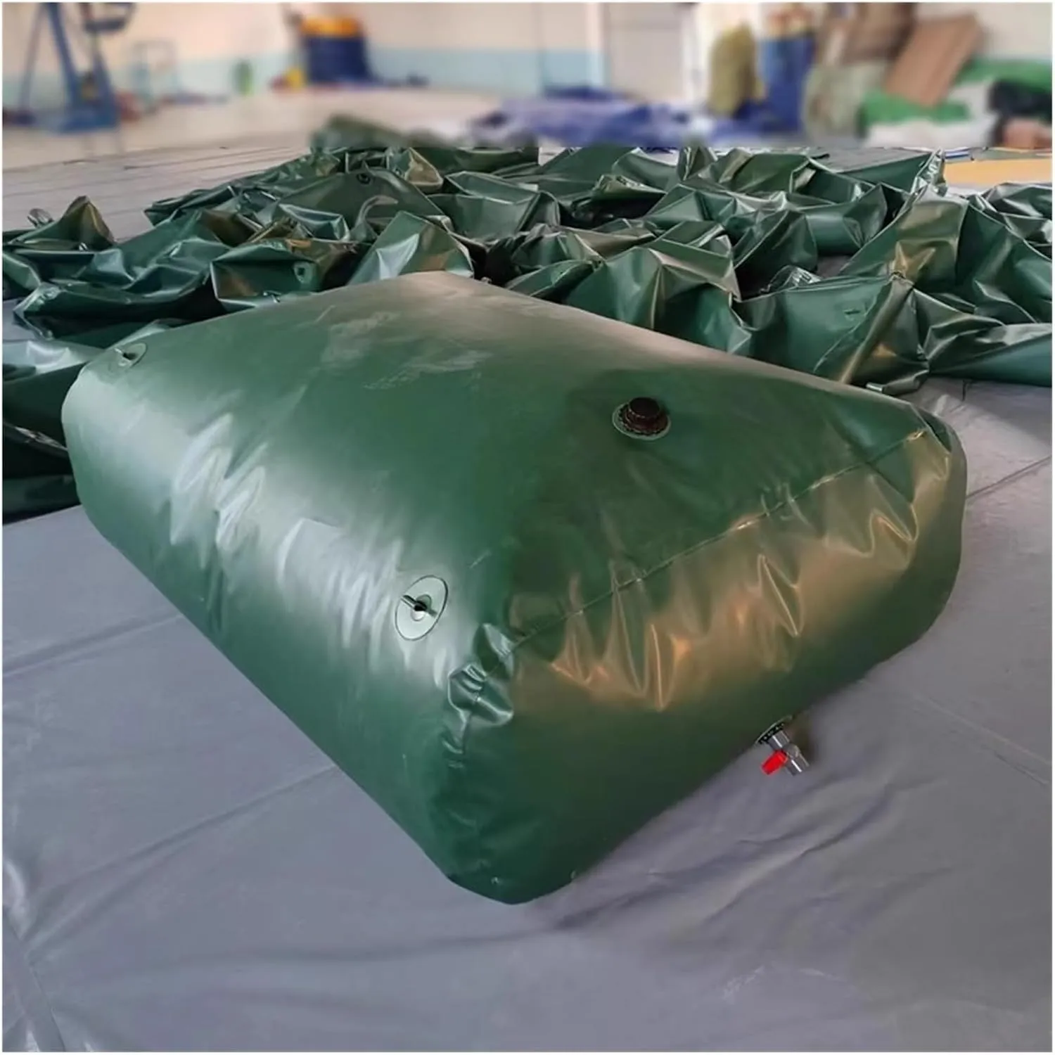 Water Bladder Tank，100-1585 Gallon Large Capacity PVC Collapsible Portable Water Storage Container Bag Green(3x2x1m/6000L/1585gallon)